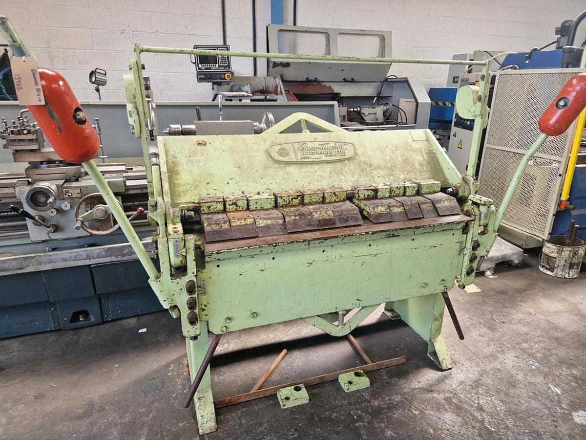 Used EDWARDS BP414 BOX & PAN FOLDER