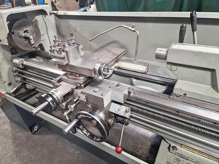 Used COLCHESTER TRIUMPH 2000 15" x 50" STRAIGHT BED CENTRE LATHE