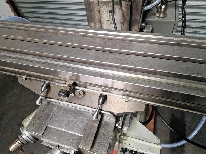 Used BRIDGEPORT BRJ TURRET MILL