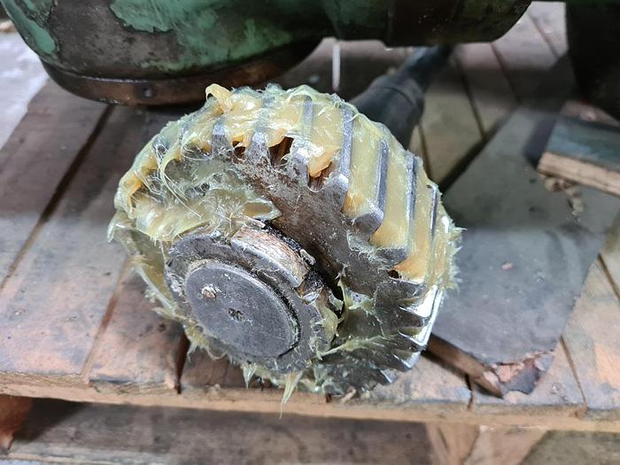 Used CINCINNATI VERTICAL MILLING HEAD