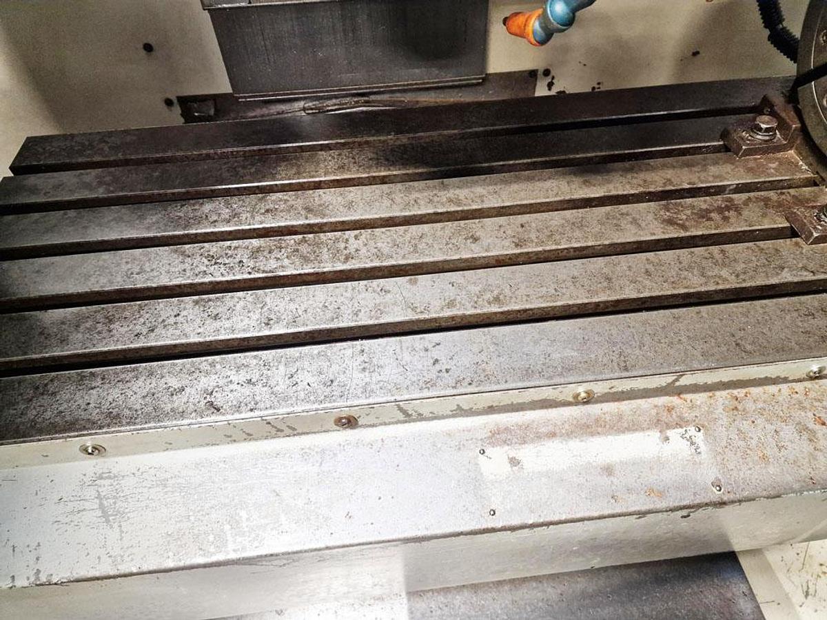 Used 2005 XYZ 1010 VERTICAL MACHINING CENTRE