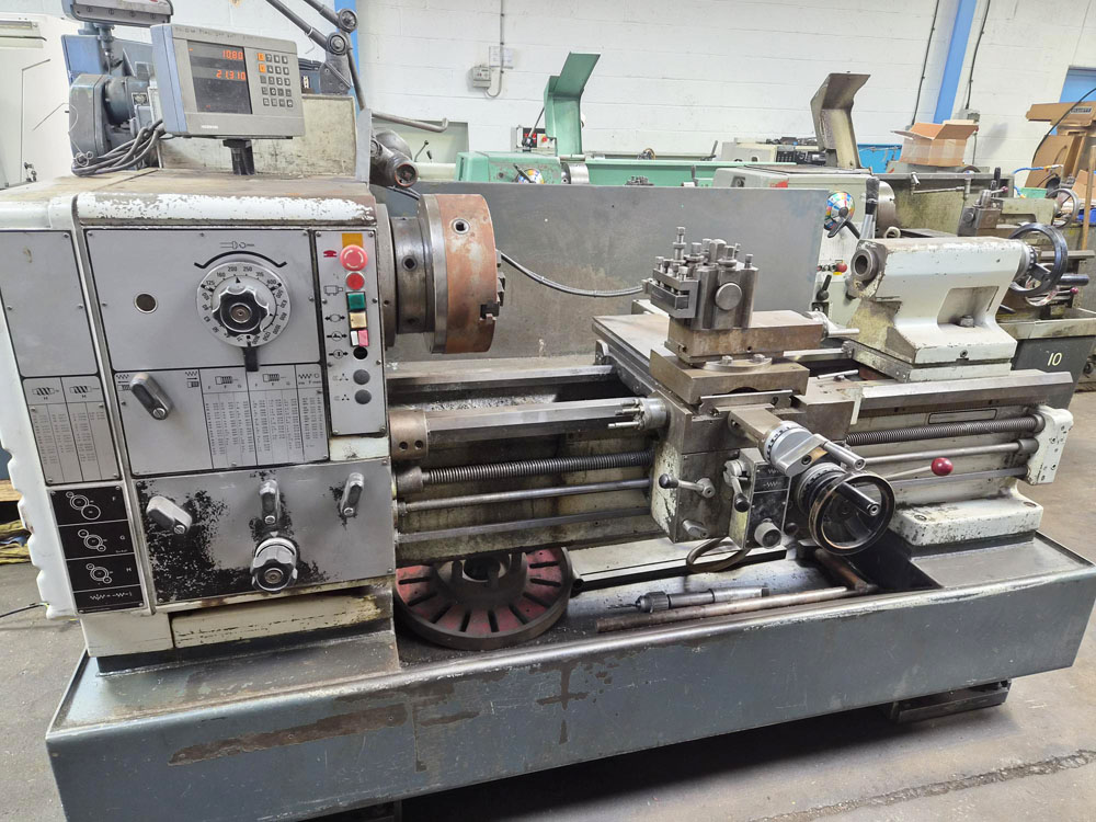 Used HARRISON M500 20" x 40" GAP BED CENTRE LATHE