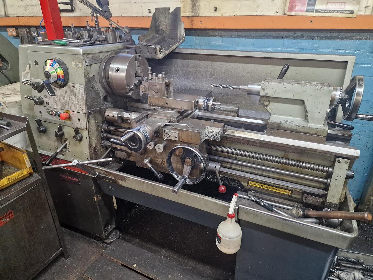 Used COLCHESTER COLCHESTER TRIUMPH 2000 15" x 30" GAP BED CENTRE LATHE