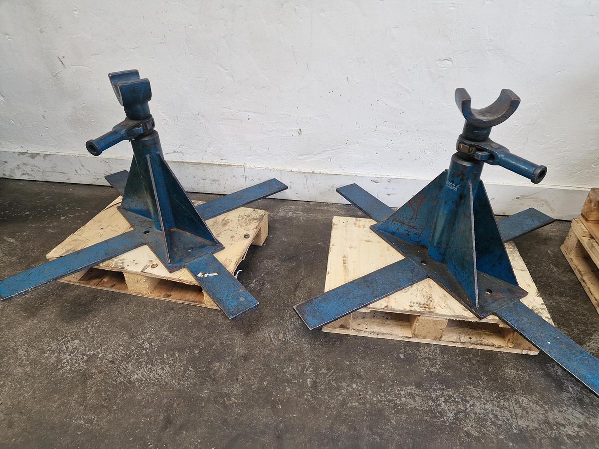 Used UNKNOWN AXLE STANDS
