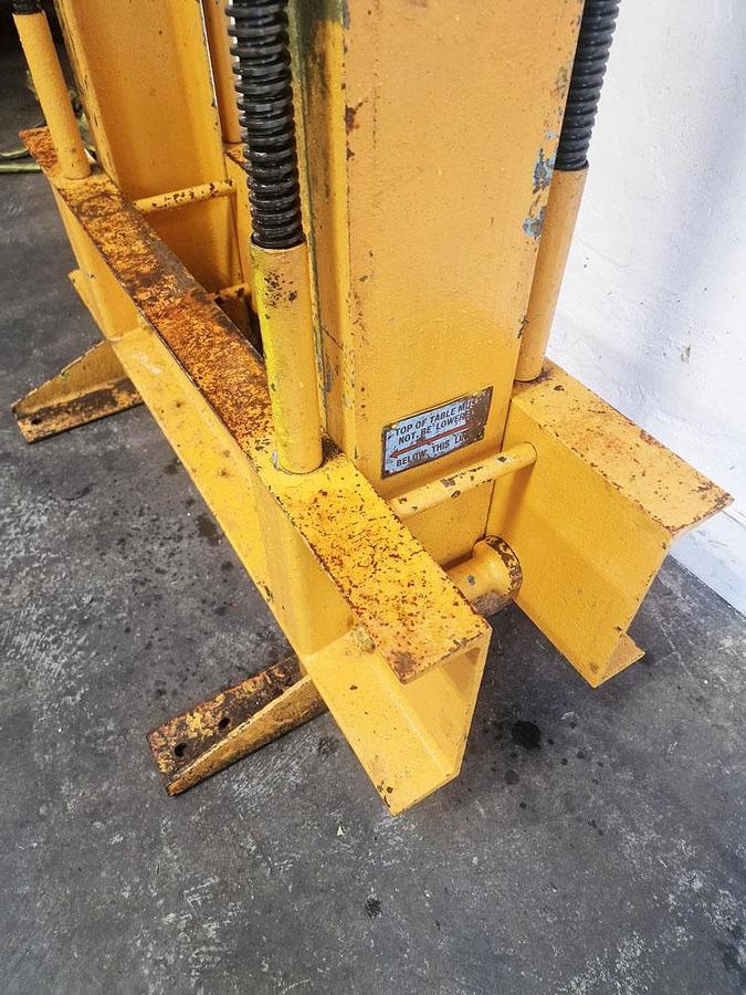Used LAYCOCK 60 TON HYDRAULIC GARAGE PRESS
