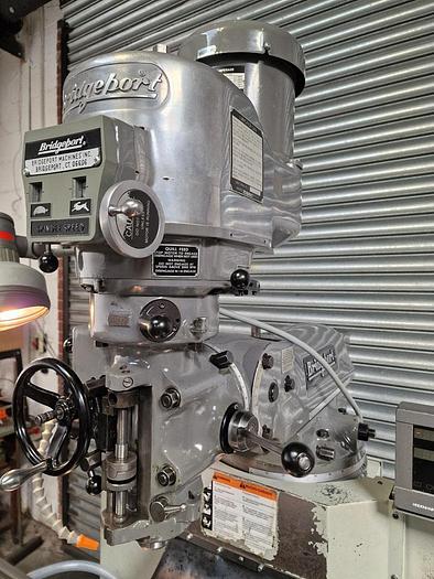 Refurbished 1997 BRIDGEPORT BRIDGEPORT SERIES 1 BR2J2 TURRET MILL