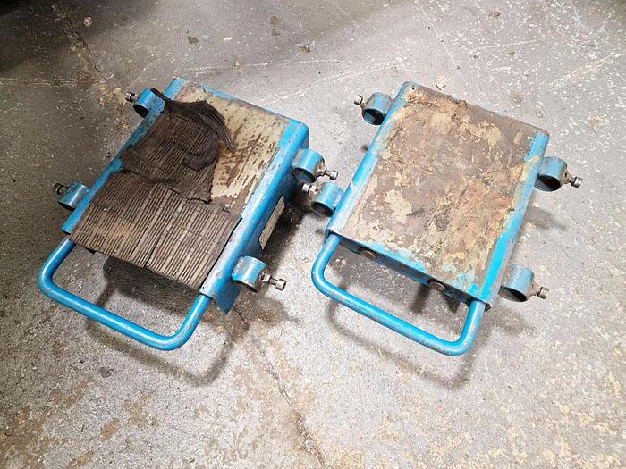 Used 2006 GT ADJUSTABLE MACHINE MOVING SKATES