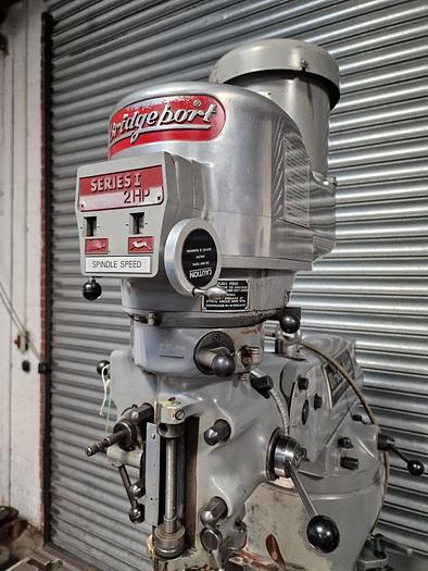 Used BRIDGEPORT SERIES 1 BR2J2 TURRET MILL