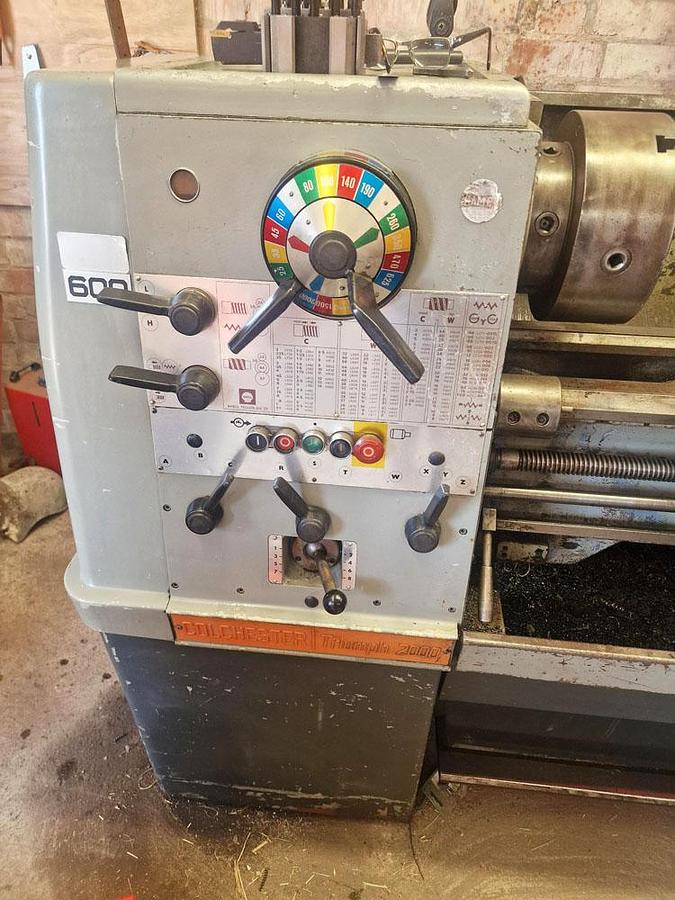 Used COLCHESTER TRIUMPH 2000 15" x 30" STRAIGHT BED CENTRE LATHE