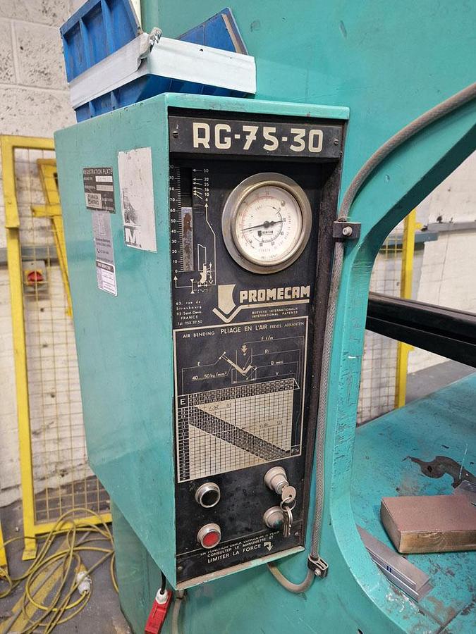 Used PROMECAM RG75 - 30 HYDRAULIC PRESSBRAKE