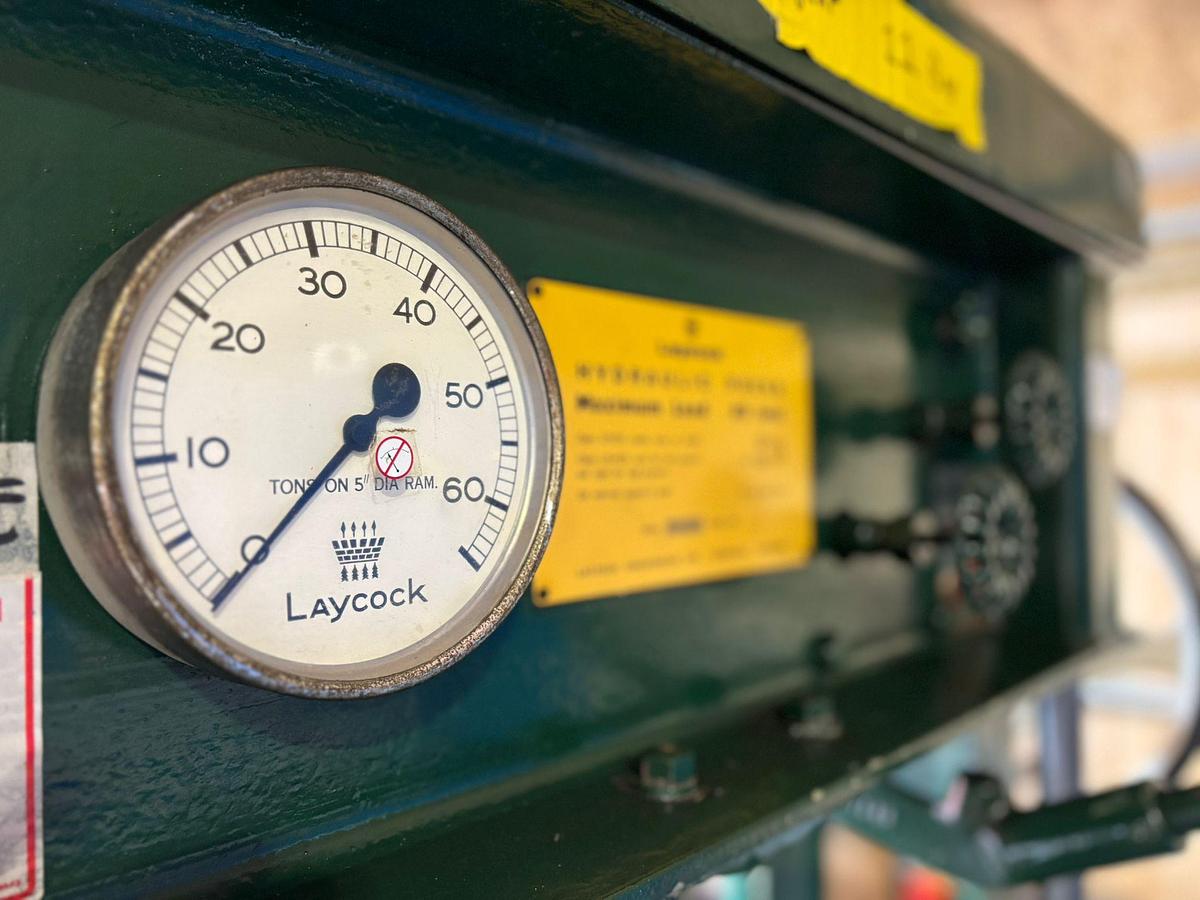 Used LAYCOCK 60 TON HYDRAULIC GARAGE PRESS