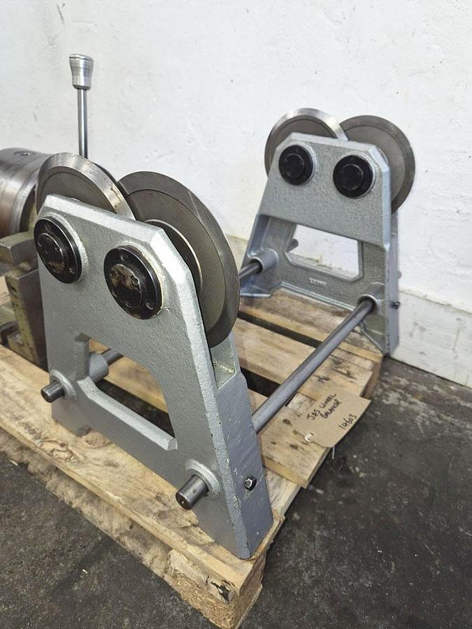 Used JONES & SHIPMAN WHEEL BALANCER Model 2100 - 001 Disc Type
