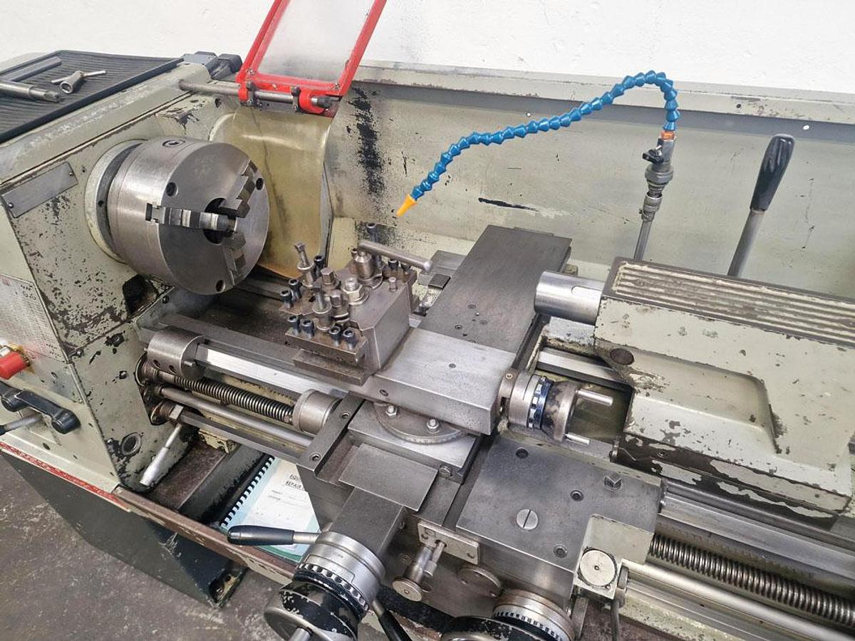 Used COLCHESTER TRIUMPH 2000 15" x 30" GAP BED CENTRE LATHE