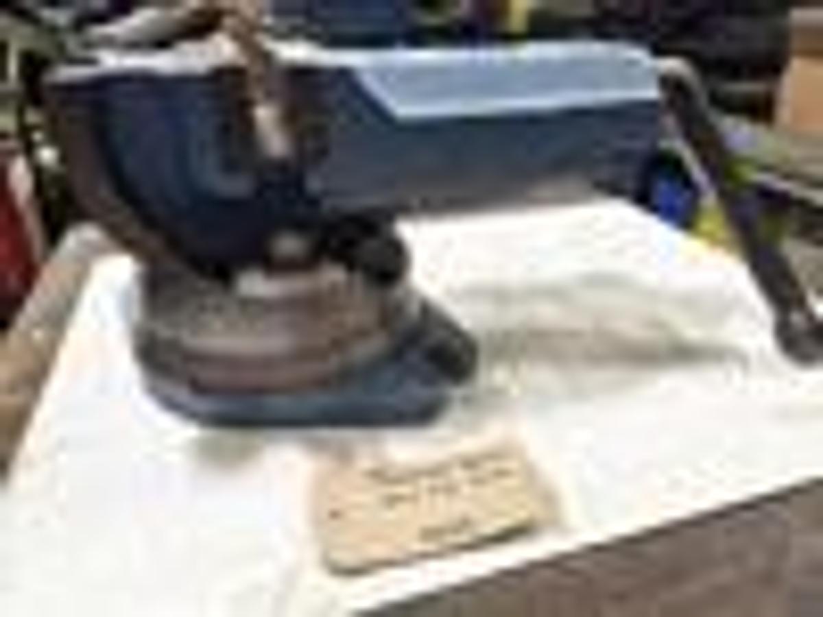 Used BISON UNIVERSAL MACHINE VICE