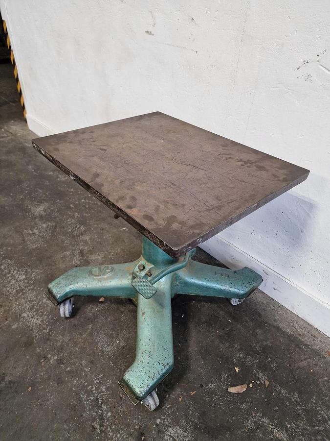 Used CVA HYDRAULIC LIFT TABLE