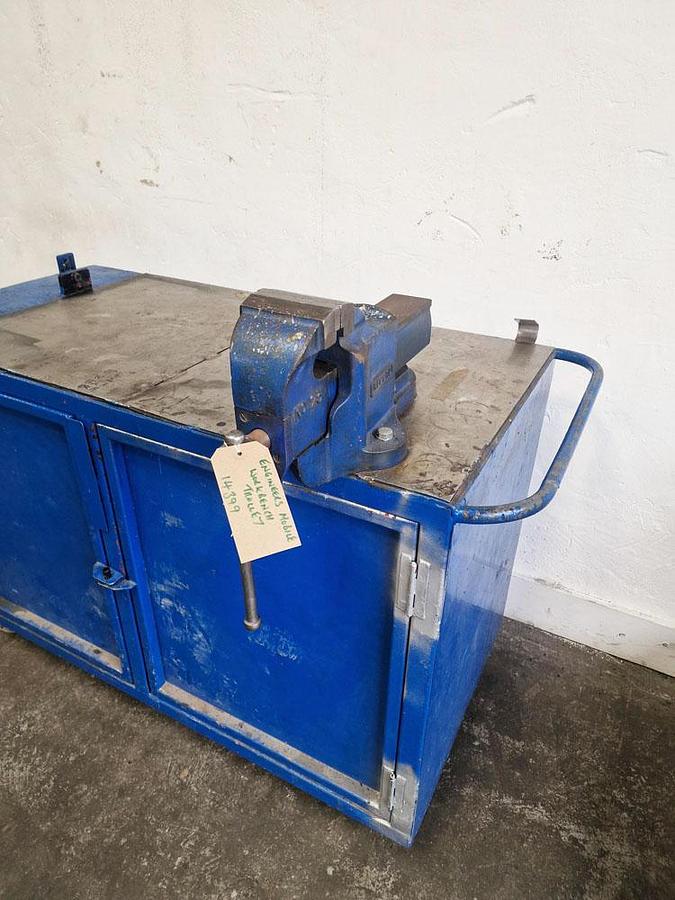 Used UNKNOWN ENGINEERS MOBILE WORK BENCH TROLLEY