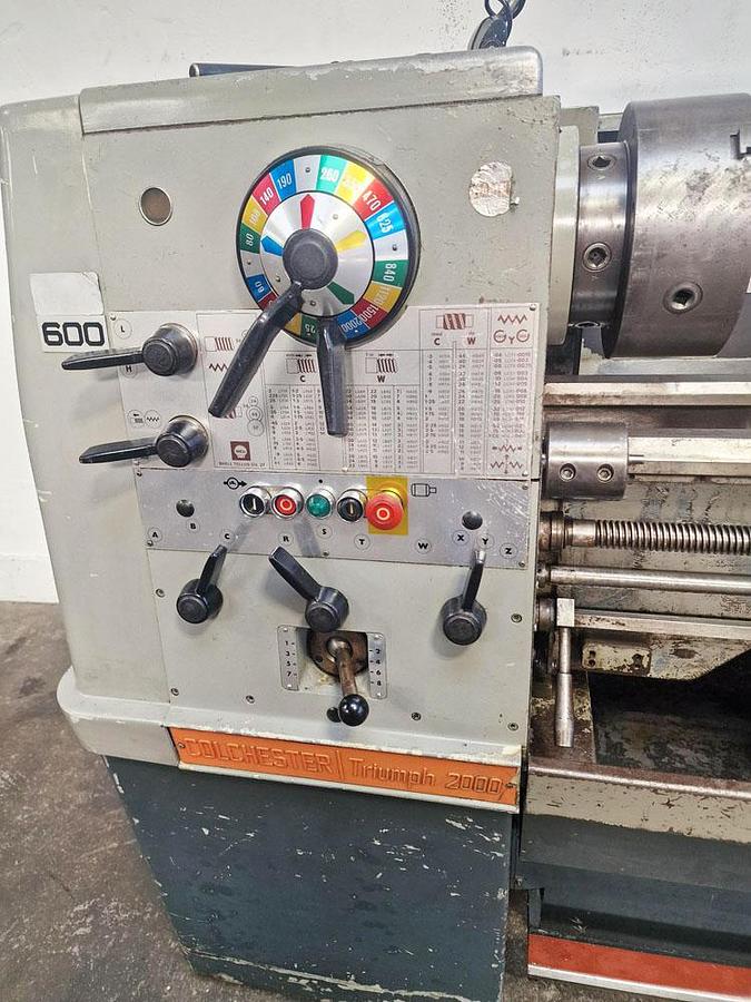 Used COLCHESTER TRIUMPH 2000 15" x 30" STRAIGHT BED CENTRE LATHE