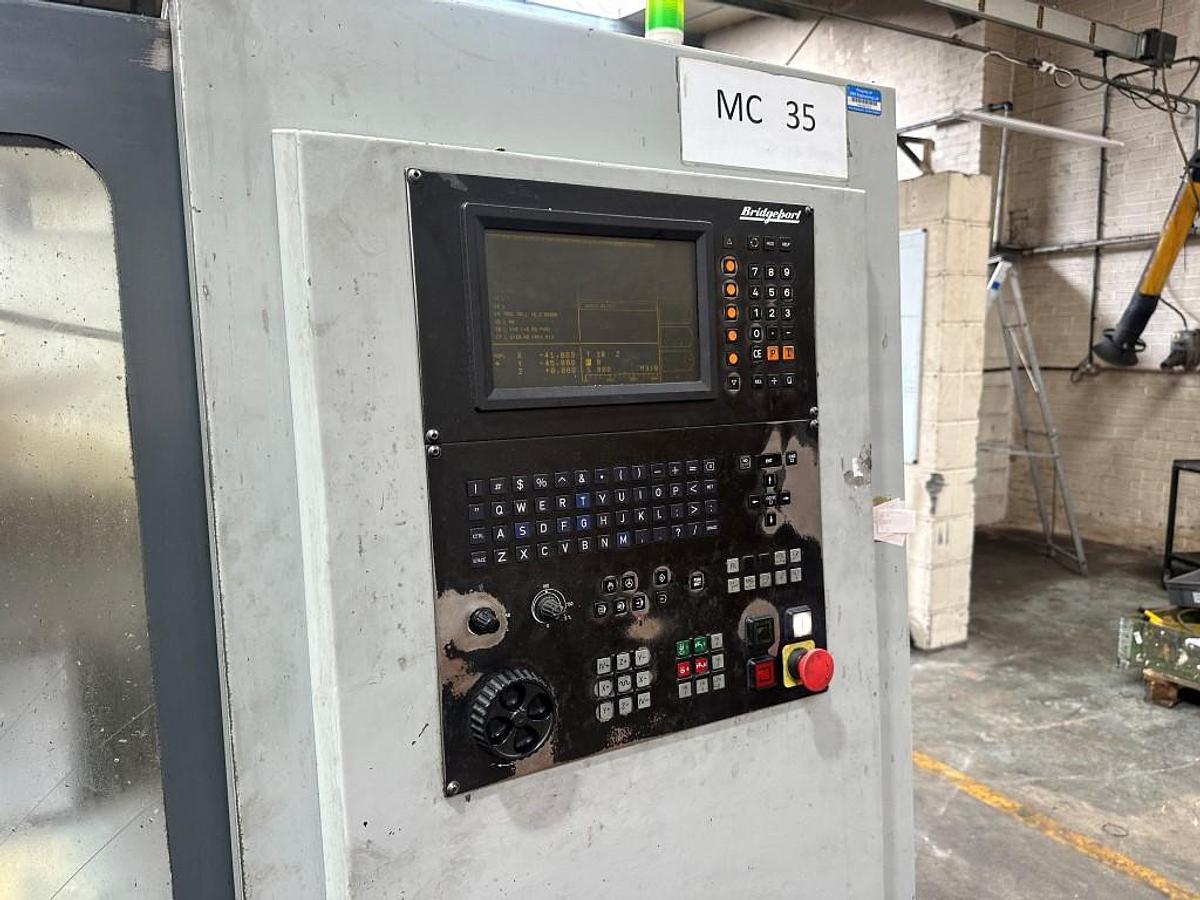 Used 1996 BRIDGEPORT VMC 800 VERTICAL MACHINING CENTRE