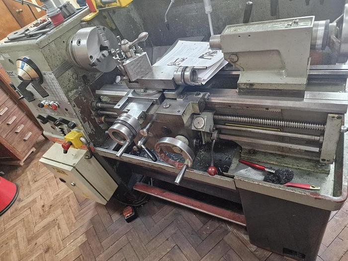 Used COLCHESTER MASTER 2500 13" x 25" GAP BED CENTRE LATHE