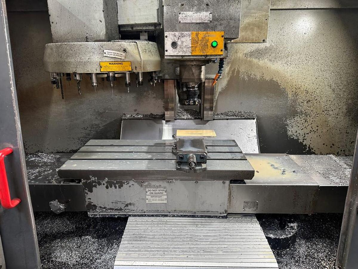 Used 1996 BRIDGEPORT VMC 800 VERTICAL MACHINING CENTRE