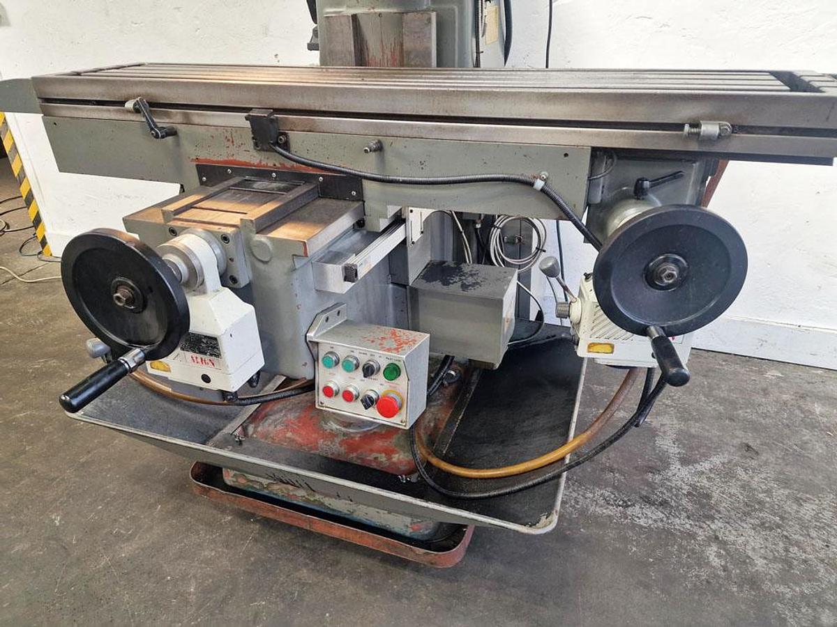 Used XYZ KRV 3000 SLV HEAVY DUTY TURRET MILL