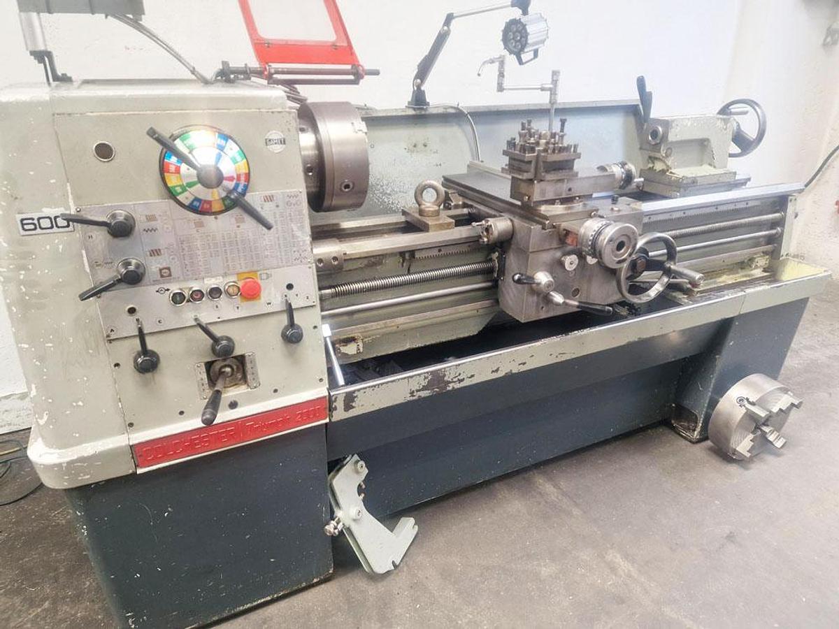 Used COLCHESTER TRIUMPH 2000 15" x 50" GAP BED CENTRE LATHE