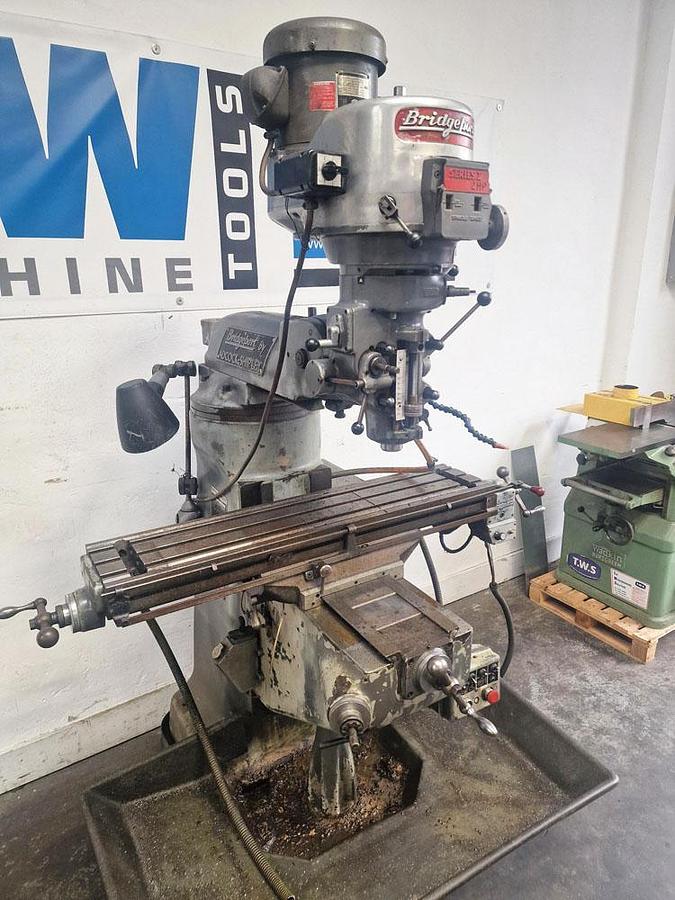 Used BRIDGEPORT SERIES 1 BR2J2 TURRET MILL