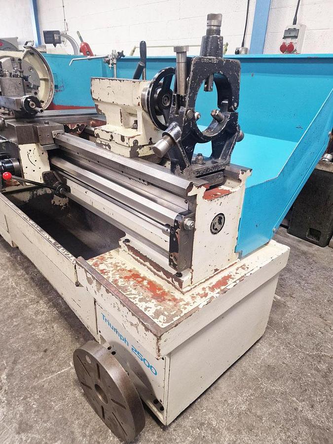 Used 2004 COLCHESTER TRIUMPH VS2500 15" x 50" GAP BED CENTRE LATHE
