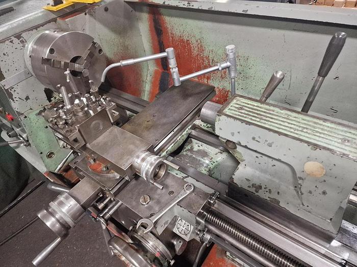 Used COLCHESTER TRIUMPH 2000 15" x 30" GAP BED CENTRE LATHE