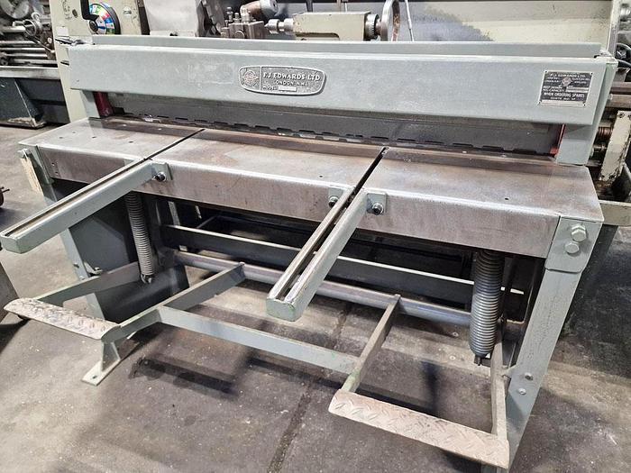 Used EDWARDS TG416 TREADLE GUILLOTINE