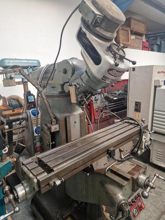 Used BRIDGEPORT BRJ TURRET MILL