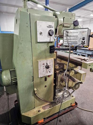 Used 1986 GATE GIEWONT No.2 SWIVEL HEAD VERTICAL MILL