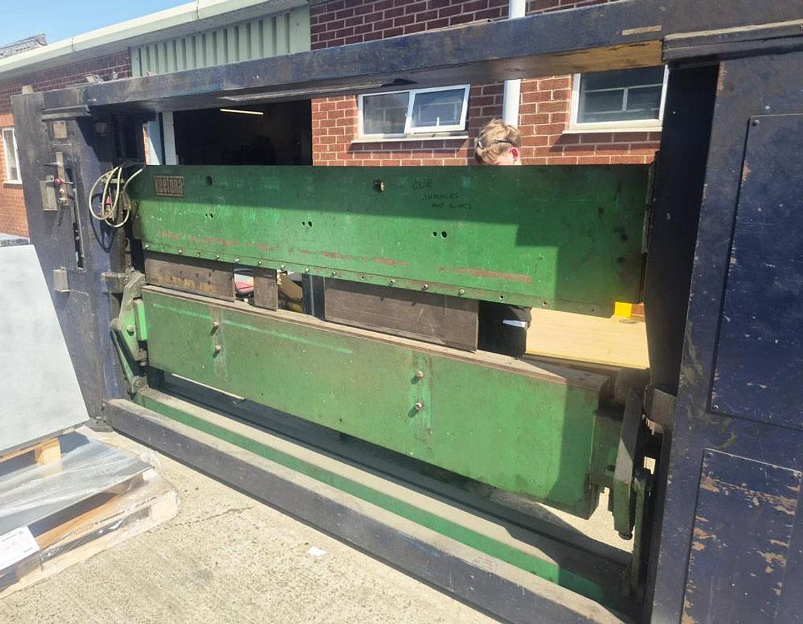 Used KEETONA HYDROFORM 3mm x 2500mm HYDRAULIC FOLDING MACHINE