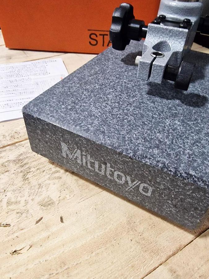 MITUTOYO DIAL GAUGE STAND Model 215-151-10