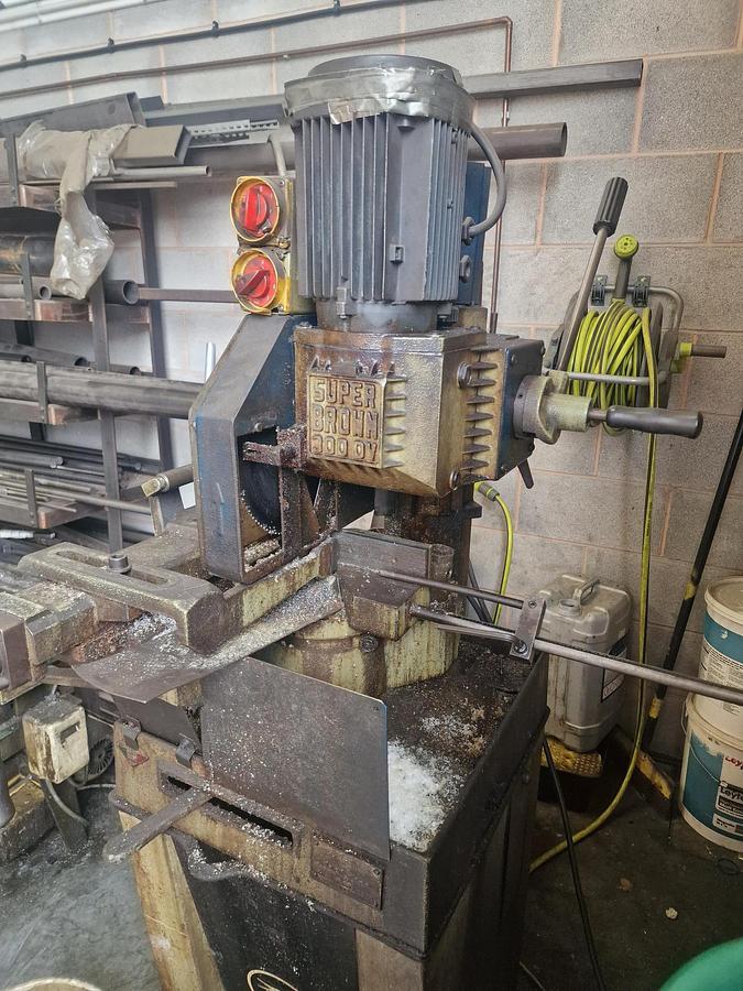 Used SUPER BROWN  300 DV SAW