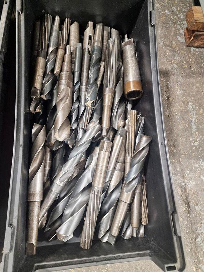 Used MISCELLANEOUS MISCELLANEOUS HSS DRILLS, REAMERS & MORSE TAPER SLEEVES