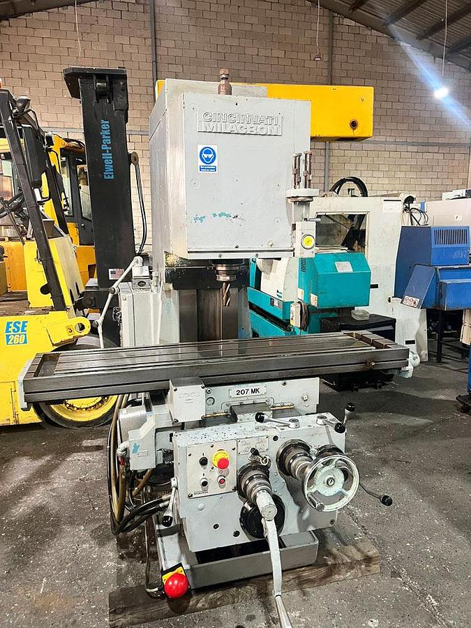 Used CINCINNATI MILACRON 207 MK VERTICAL MILL