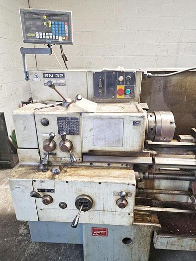 Used TOS SUI 32 LATHE