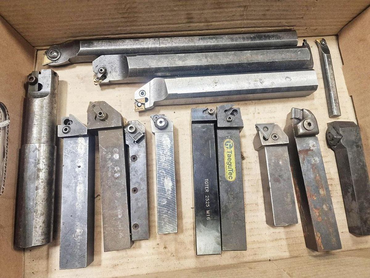Used UNKNOWN TIPPED TURNING TOOLS