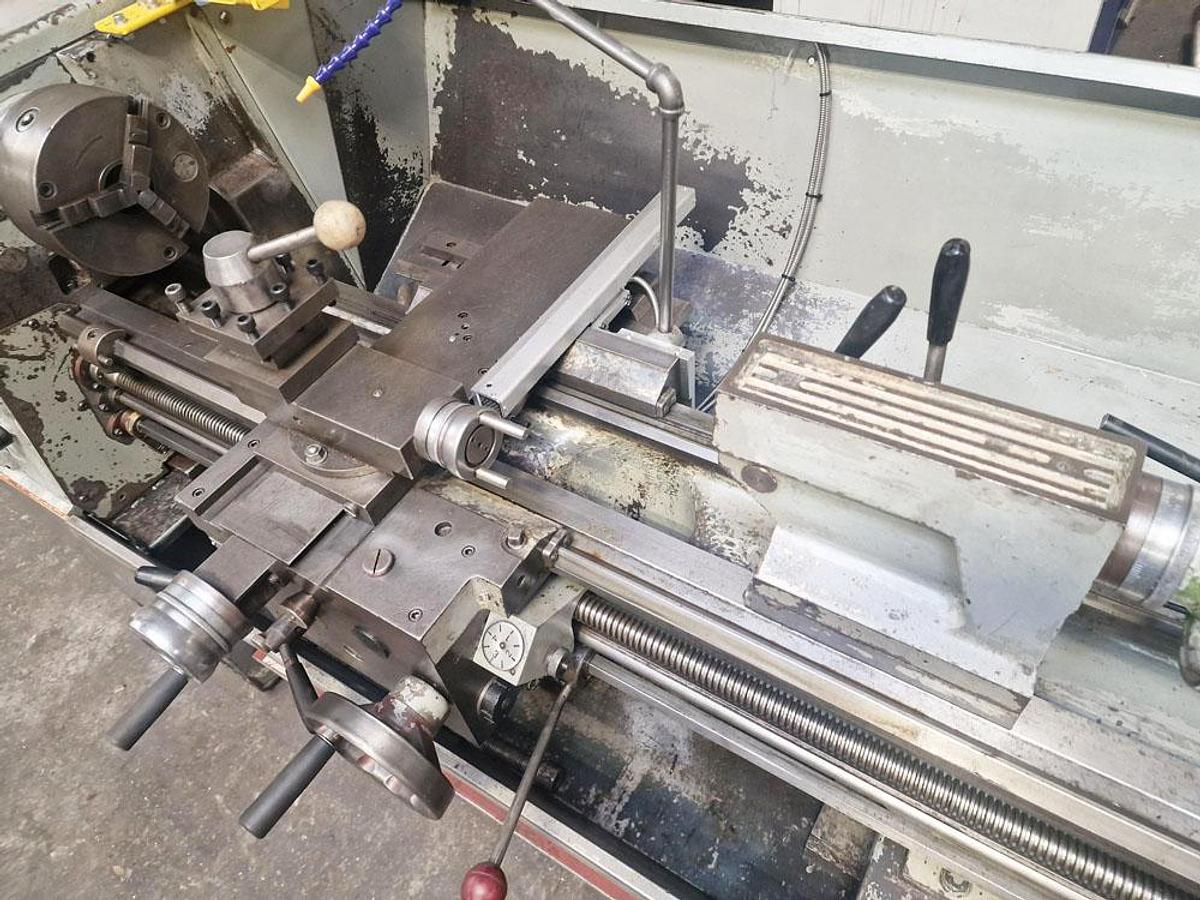 Used COLCHESTER MASTER 2500 13" x 40" STRAIGHT BED CENTRE LATHE