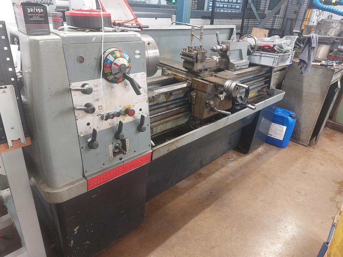 Used COLCHESTER TRIUMPH 2000 15" x 50" GAP BED CENTRE LATHE
