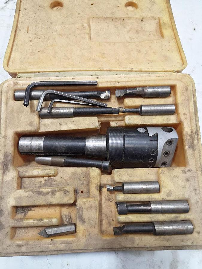 Used BRIDGEPORT R8 TOOLING