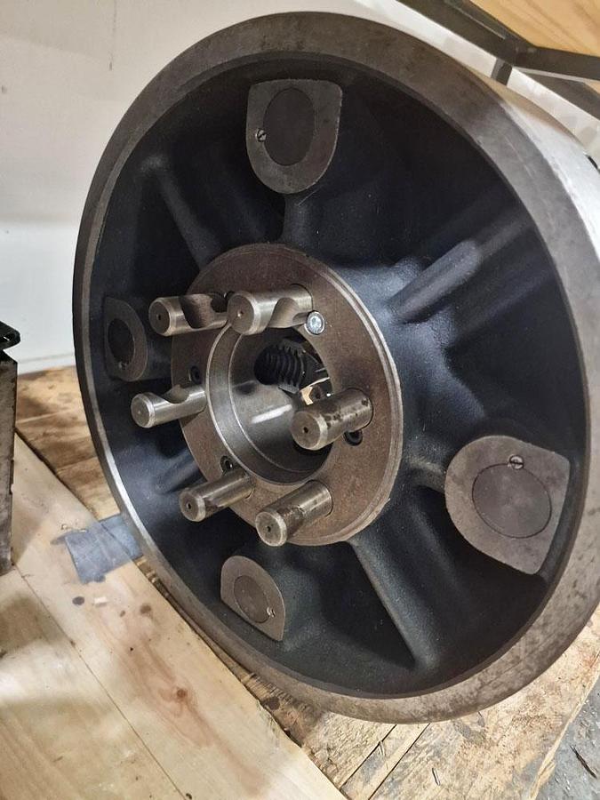Used BISON 400mm D1-6 4 JAW CHUCK Model 4344-400-6