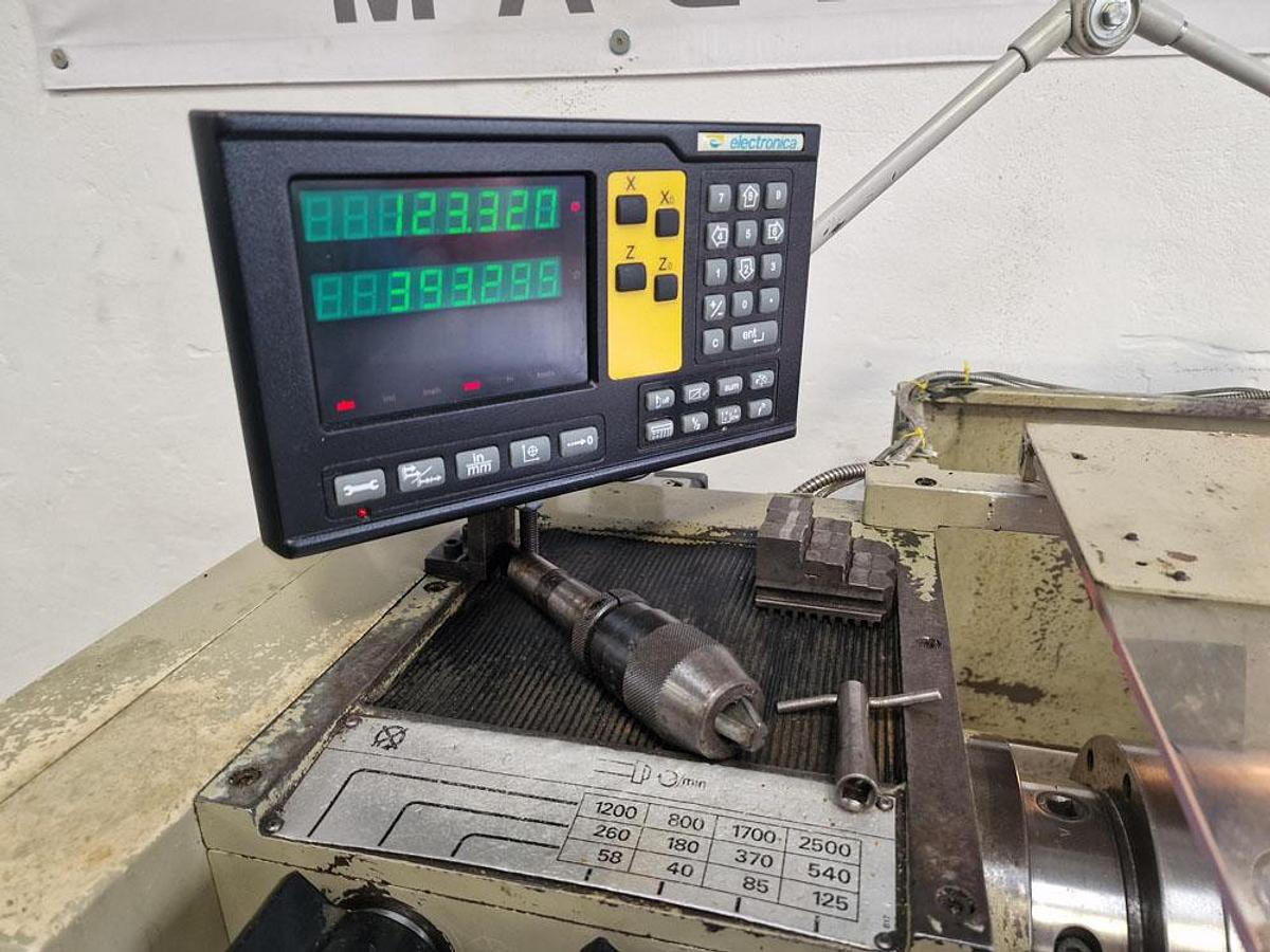 Used HARRISON M300 13" x 25" GAP BED CENTRE LATHE