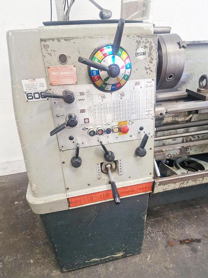 Used COLCHESTER TRIUMPH 2000 15" x 50" GAP BED CENTRE LATHE