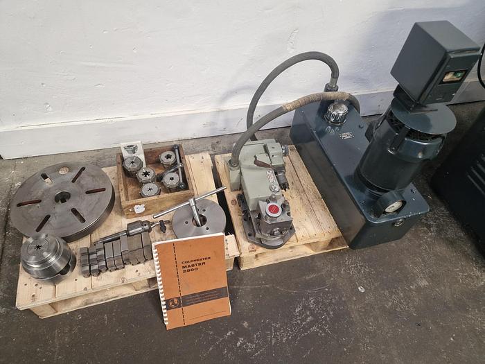 Used COLCHESTER MASTER 2500 13" x 40" GAP BED CENTRE LATHE