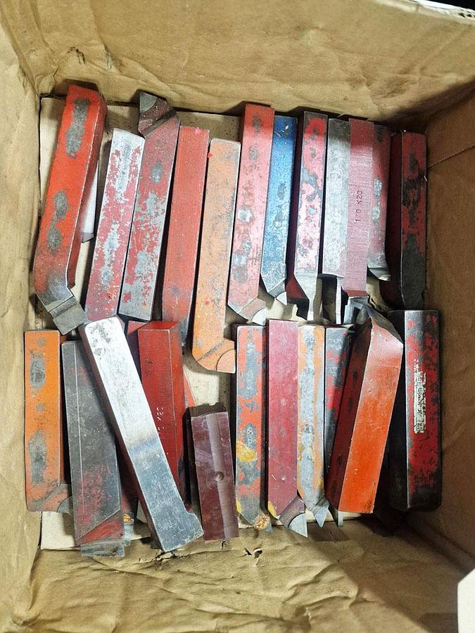 Used UNKNOWN TURNING TOOLS