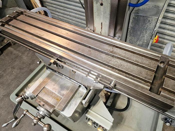 Used BRIDGEPORT SERIES 1 BR2J2 TURRET MILL