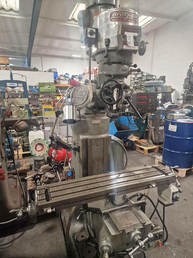 Used BRIDGEPORT SERIES 1 BR2J2 TURRET MILL