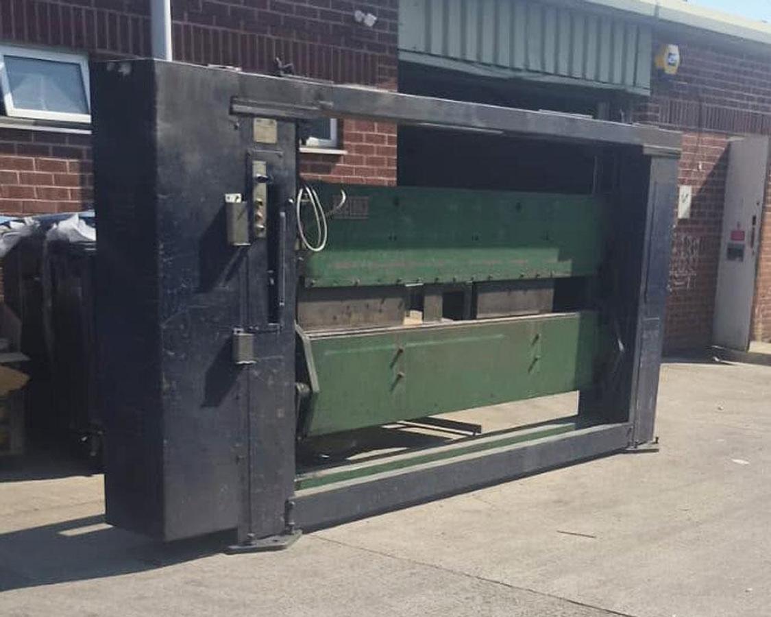 Used KEETONA HYDROFORM 3mm x 2500mm HYDRAULIC FOLDING MACHINE